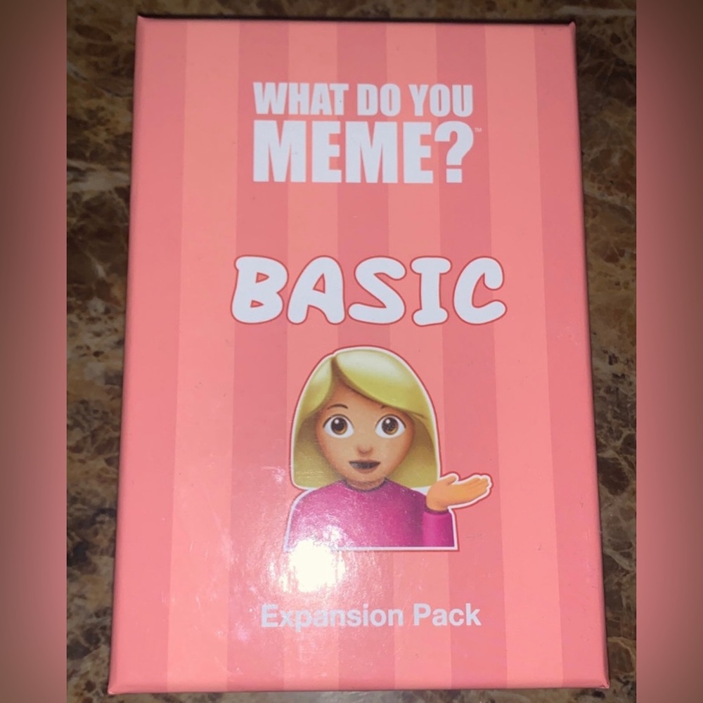 “What do you Meme” card game